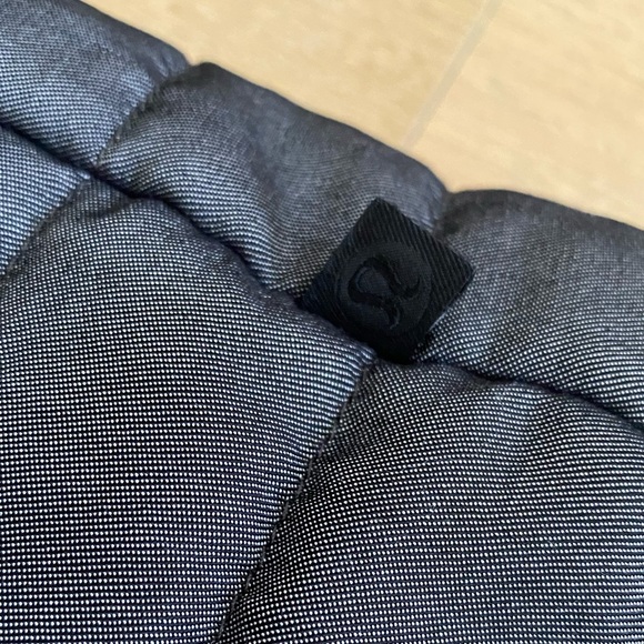 Reversible lululemon vest size small - Picture 2 of 3